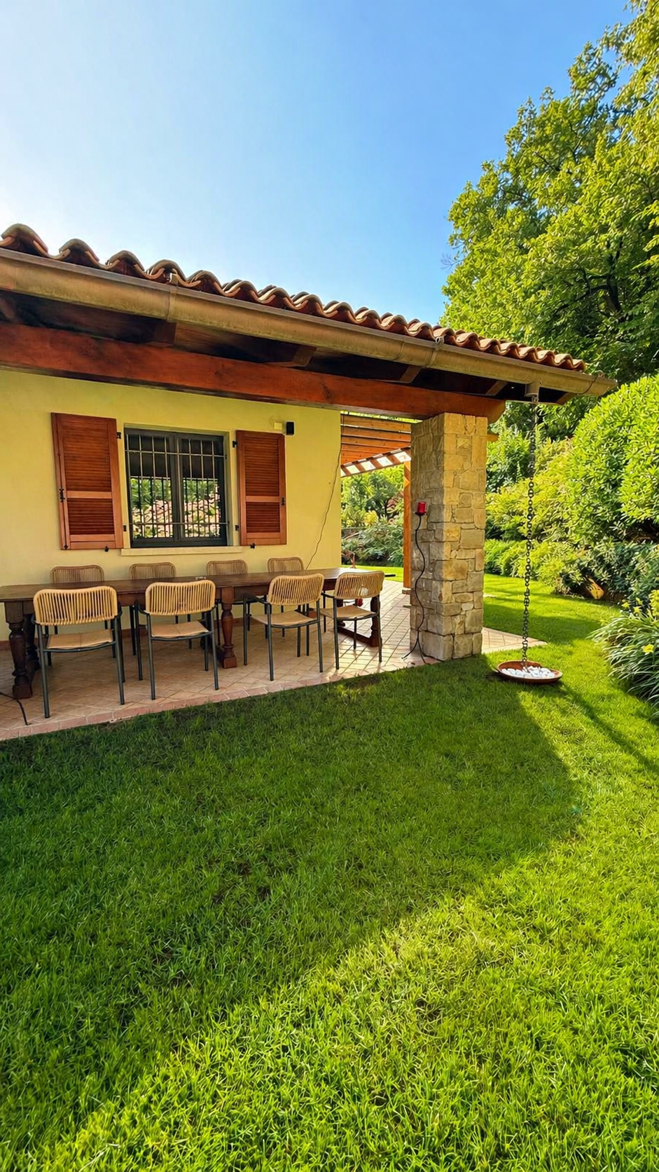 San Felice del Benaco — Villa ristrutturata con terrazza vista lago in contesto esclusivo