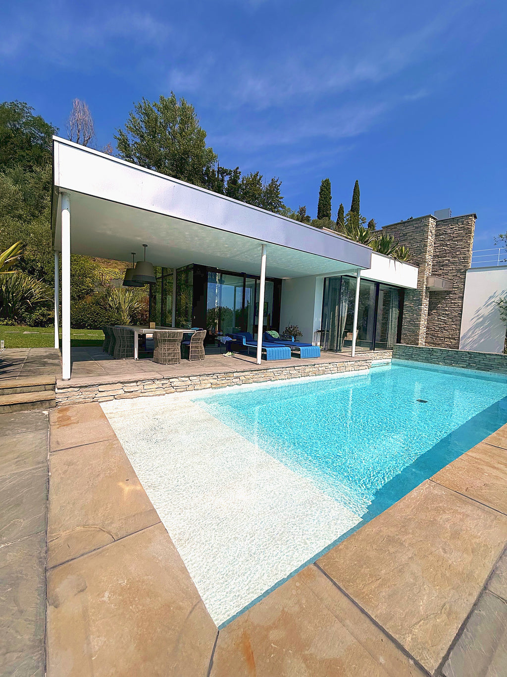 San Felice del Benaco -- Zeitgenössische Architektenvilla mit Pool und Seeblick 