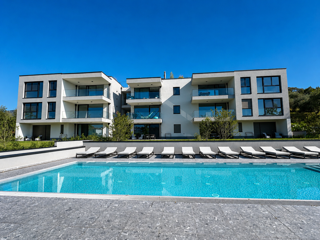 Cunettone -- Salò hills -- Furnished modern design apartment with terrace 