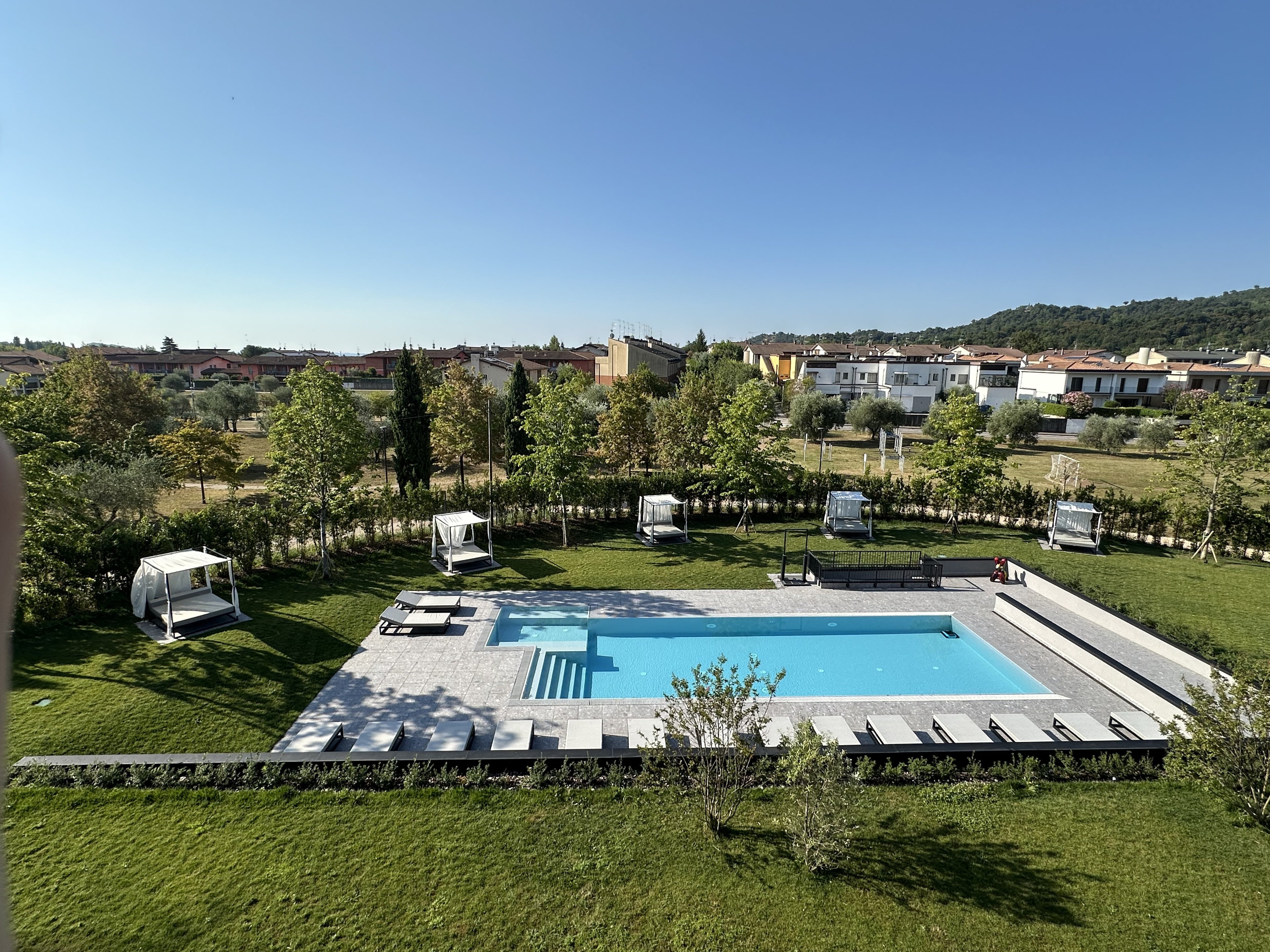 Cunettone -- Hügel von Salò -- Möbliertes Design-Apartment mit Terrasse