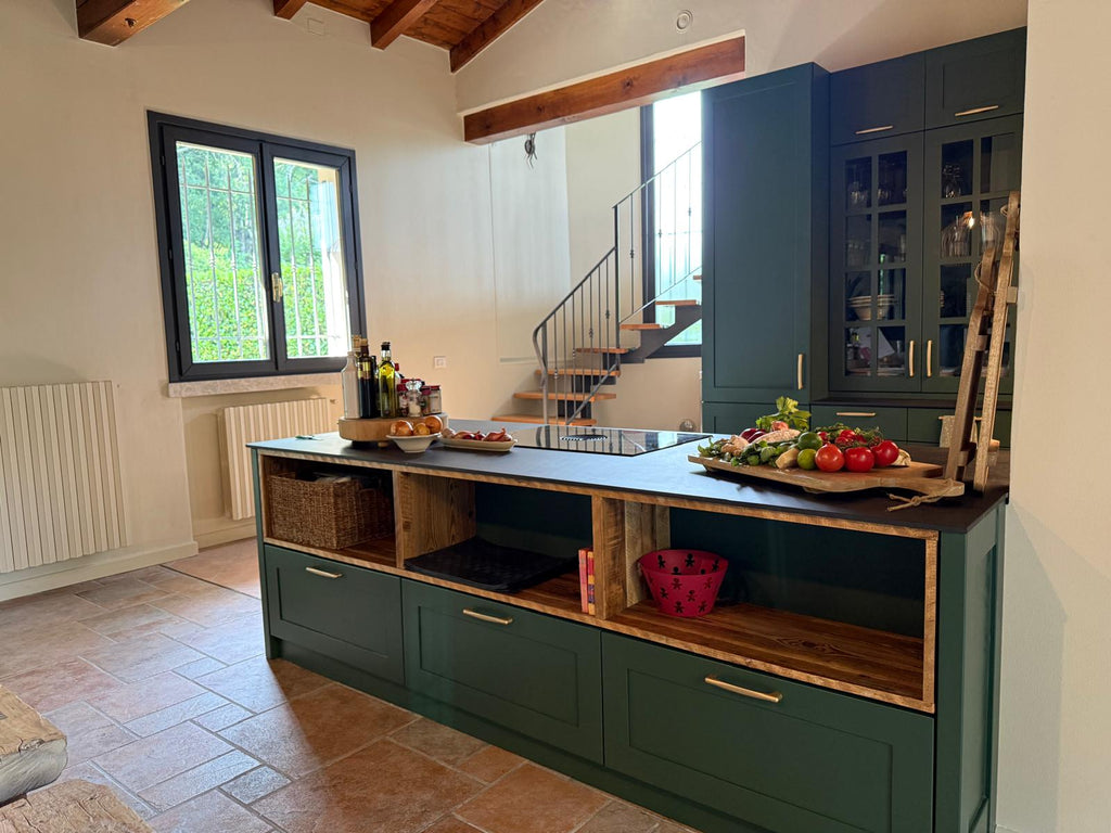 San Felice del Benaco — Villa ristrutturata con terrazza vista lago in contesto esclusivo