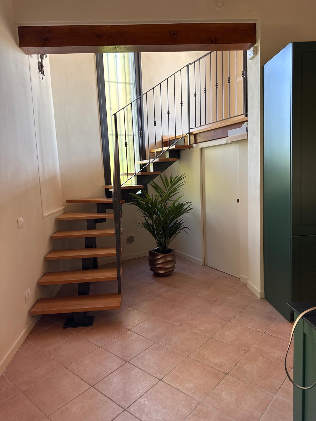 San Felice del Benaco — Villa ristrutturata con terrazza vista lago in contesto esclusivo